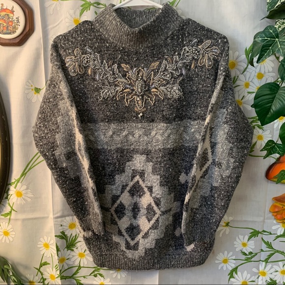 Vintage 80s light grey gold embroidered beaded floral granny sweater - Picture 6 of 12